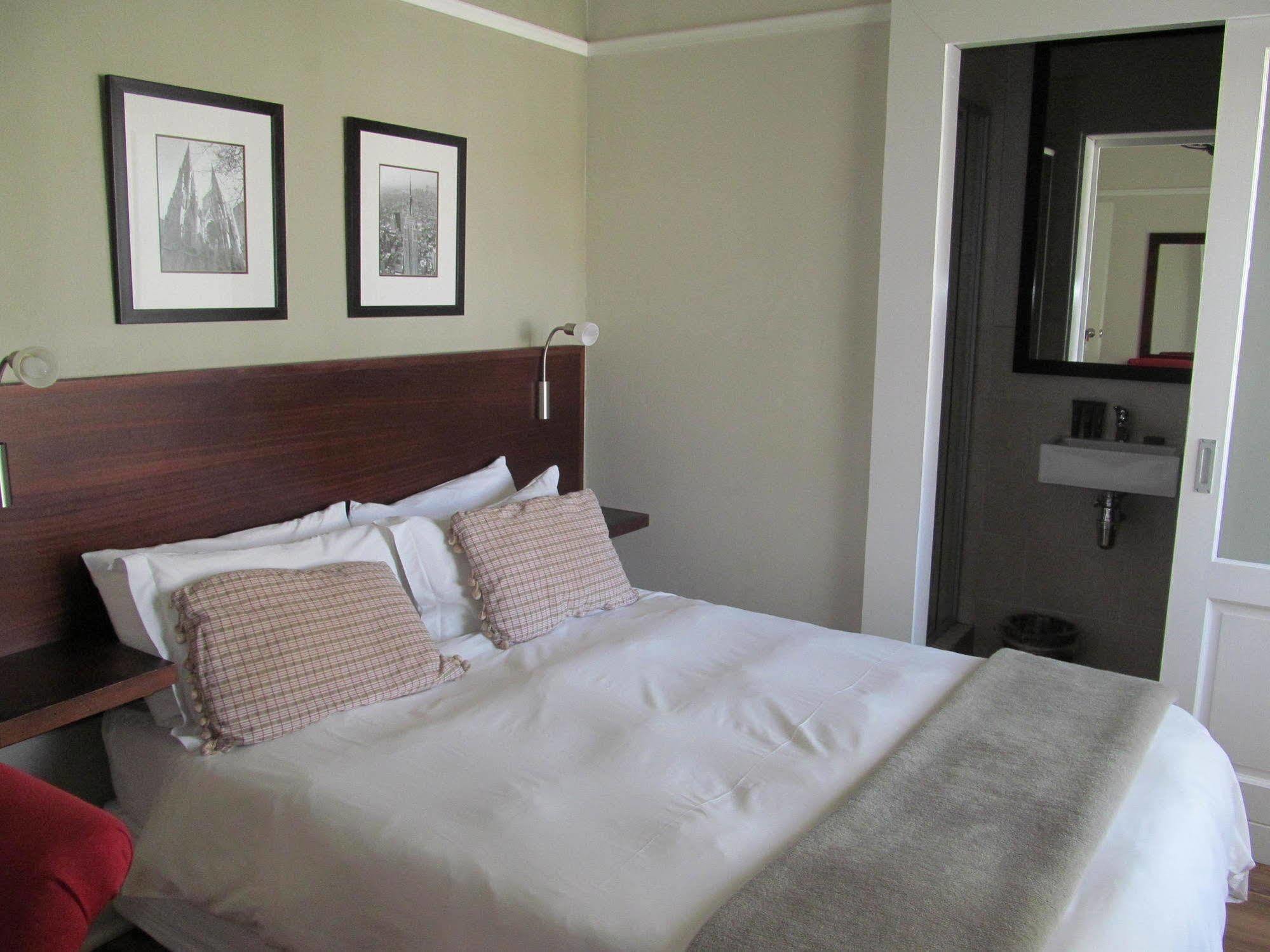 The Vic Hotel 伊丽莎白港 外观 照片