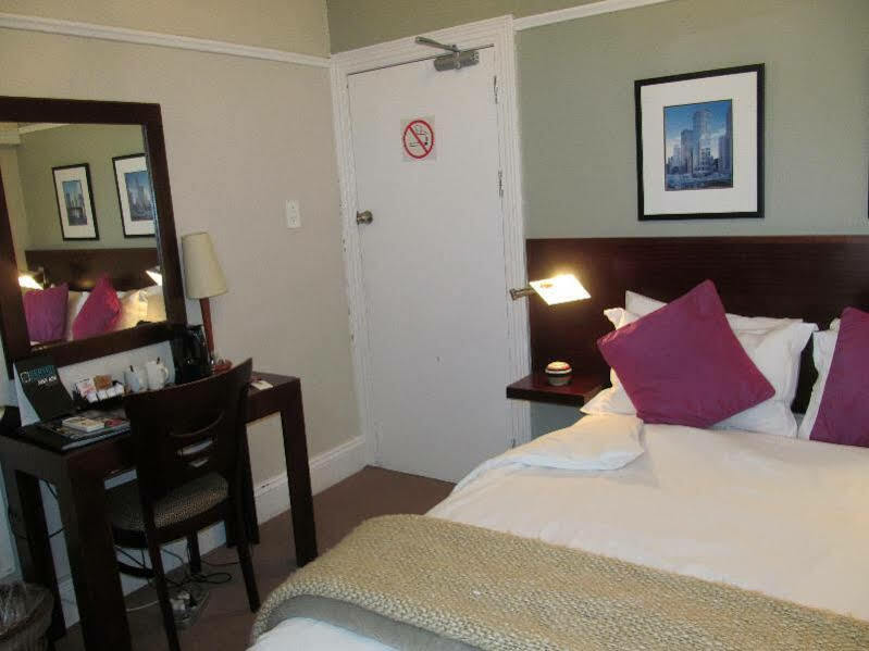 The Vic Hotel 伊丽莎白港 外观 照片